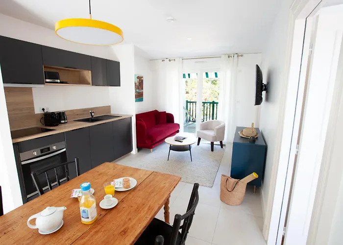 Aitama Леж-Кап-Ферре